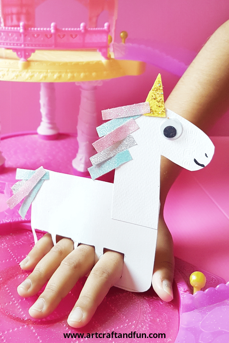 Make this Unicorn Craft Finger Puppet today! #unicornpapercraft #unicorncraft #easyunicorncraft