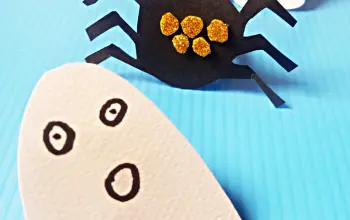 Make this easy Halloween Craft with your little ones this year for some spooky fun!