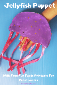 This adorable Jellyfish Craft can easily be converted into a hand Puppet. Perfect for Preschool crafts. #oceancrafts #jellyfishcraft #jellyfishcraftforpreschool #handpupper #freeprintable